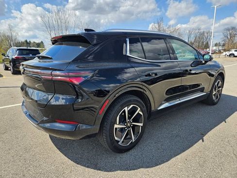 Used 2025 Chevrolet Equinox EV LT image 7