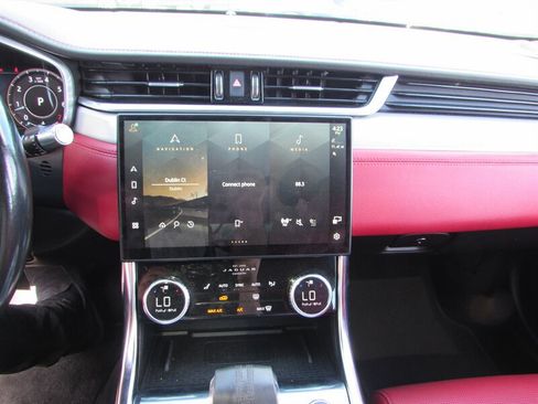 Used 2021 Jaguar XF R-Dynamic SE AWD/4WD image 20
