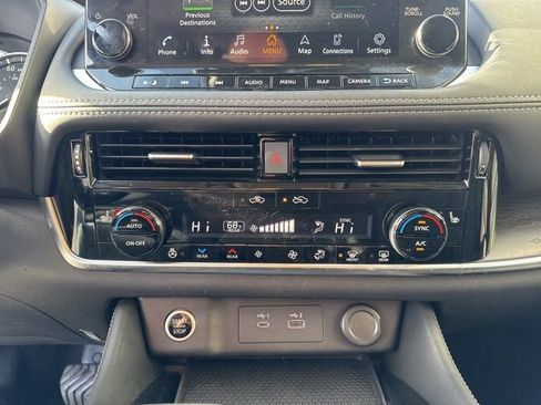 Used 2021 Nissan Rogue SL w/ Premium Package image 17