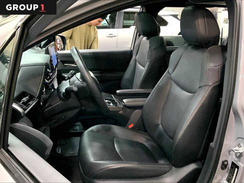 Used 2024 Toyota Sienna XLE Woodland Edition AWD/4WD image 7