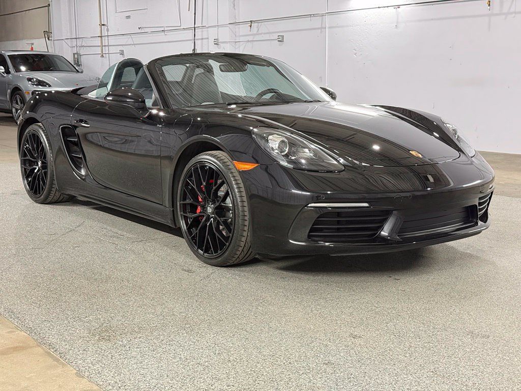 Used 2018 Porsche 718 Boxster RWD image 3