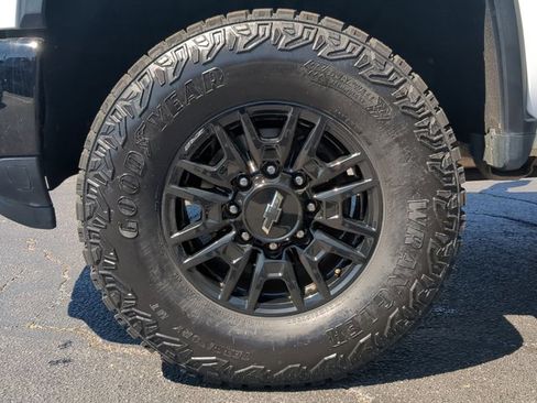 Used 2024 Chevrolet Silverado 2500 ZR2 w/ Technology Package AWD/4WD image 22