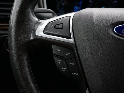 Used 2016 Ford Fusion SE w/ Equipment Group 202A FWD image 17