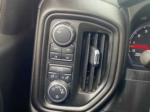 Used 2021 Chevrolet Silverado 1500 Custom Trail Boss w/ Midnight Edition AWD/4WD image 4
