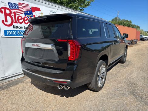 Used 2024 GMC Yukon XL Denali w/ Denali Reserve Package AWD/4WD image 3