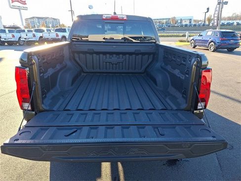 Used 2025 Chevrolet Colorado Trail Boss image 28