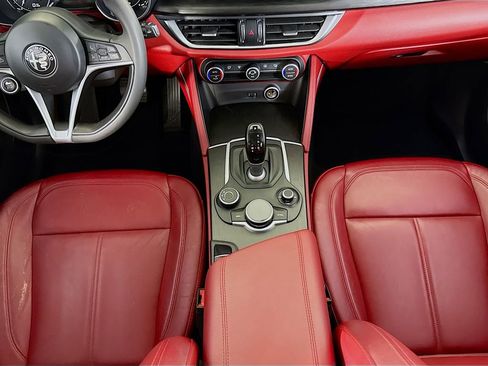 Used 2018 Alfa Romeo Stelvio AWD image 16