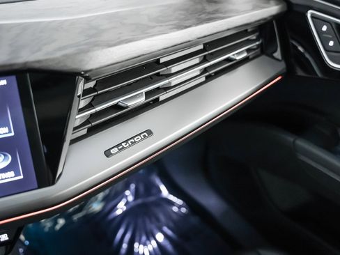 Certified 2024 Audi Q4 e-tron Prestige image 20