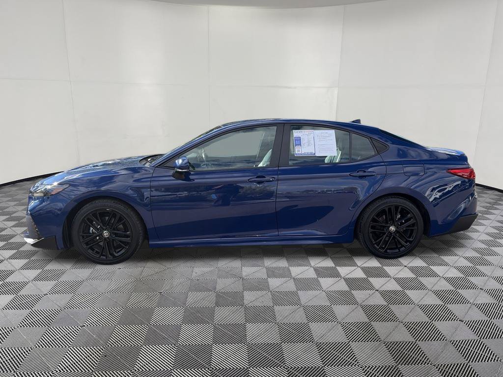 Used 2025 Toyota Camry SE FWD image 5