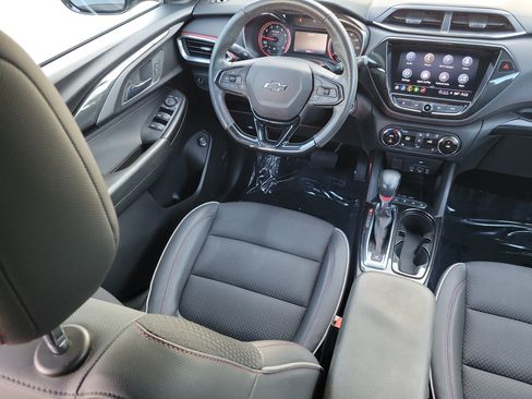 Used 2023 Chevrolet TrailBlazer RS w/ Sun and Liftgate Package FWD image 22