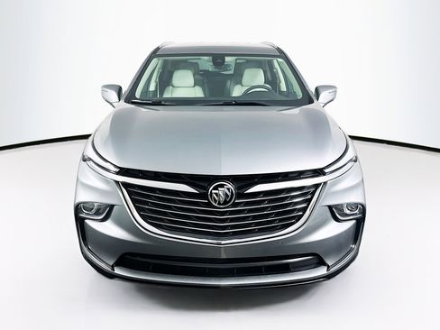 Used 2023 Buick Enclave Essence image 2