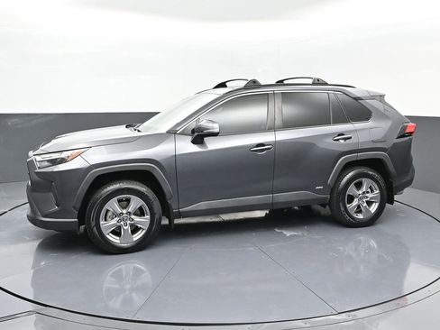Certified 2022 Toyota RAV4 XLE image 28