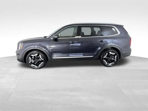 Certified 2025 Kia Telluride S FWD image 10
