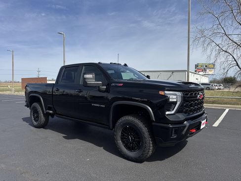 New 2026 Chevrolet Silverado 2500 ZR2 image 4