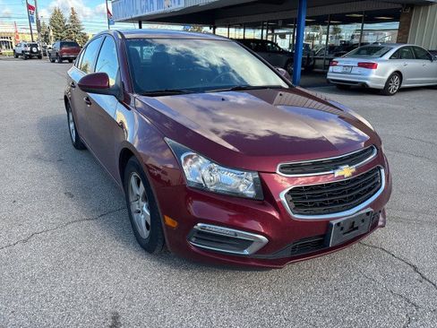 Used 2016 Chevrolet Cruze LT w/ Sun And Sound Package image 3