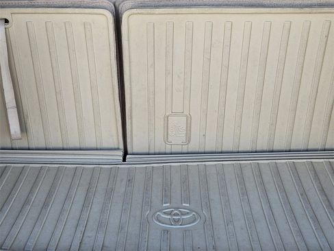 Used 2017 Toyota Highlander Limited Platinum image 33