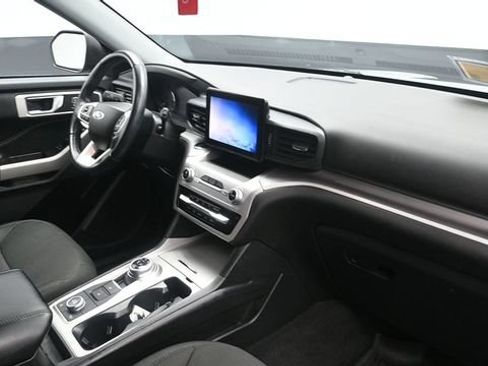 Used 2022 Ford Explorer XLT AWD/4WD image 15