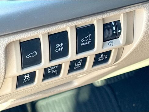 Used 2016 Subaru Outback 2.5i Limited image 10