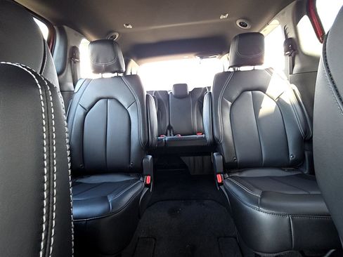 New 2026 Chrysler Pacifica Select image 20