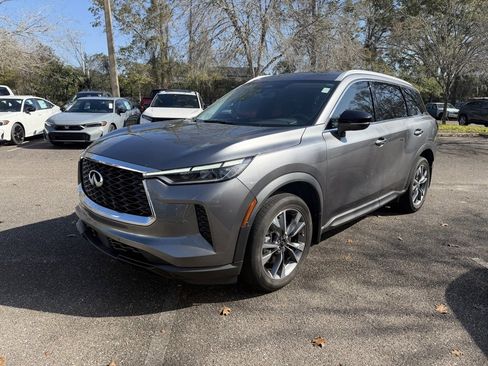 Used 2023 INFINITI QX60 Luxe w/ Performance Audio Package image 3