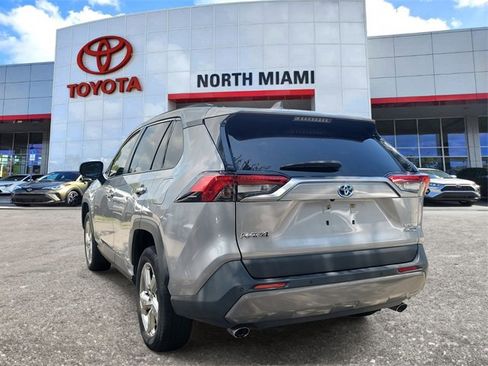 Used 2021 Toyota RAV4 Limited image 3
