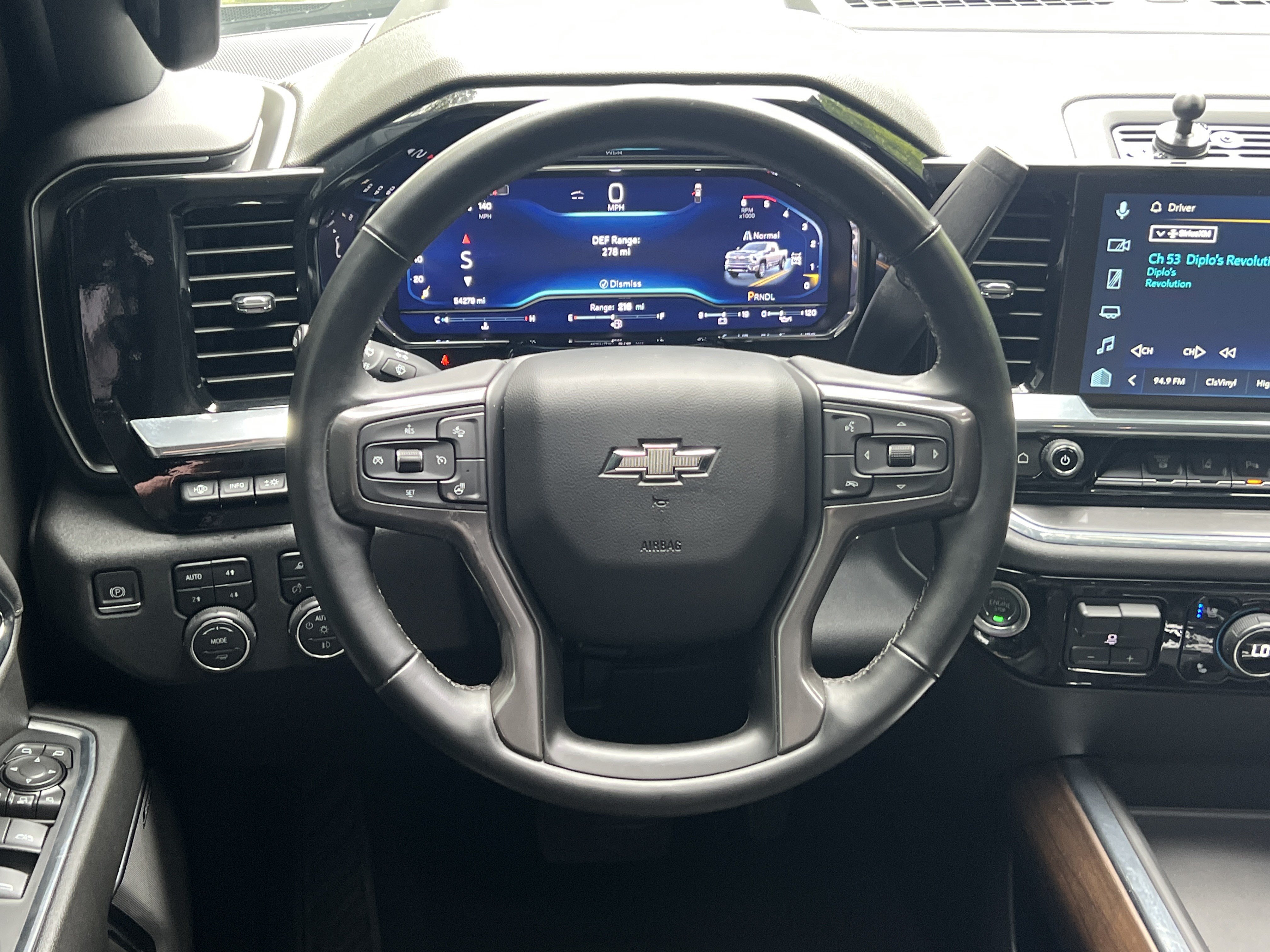 Certified 2024 Chevrolet Silverado 2500 High Country w/ High Country Premium Package AWD/4WD image 27