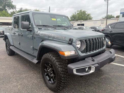 Used 2025 Jeep Gladiator Sport AWD/4WD image 1