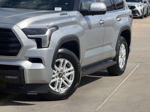 Certified 2025 Toyota Sequoia SR5 AWD/4WD image 3