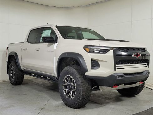 New 2026 Chevrolet Colorado ZR2 w/ LPO, Utility Wall Package image 11