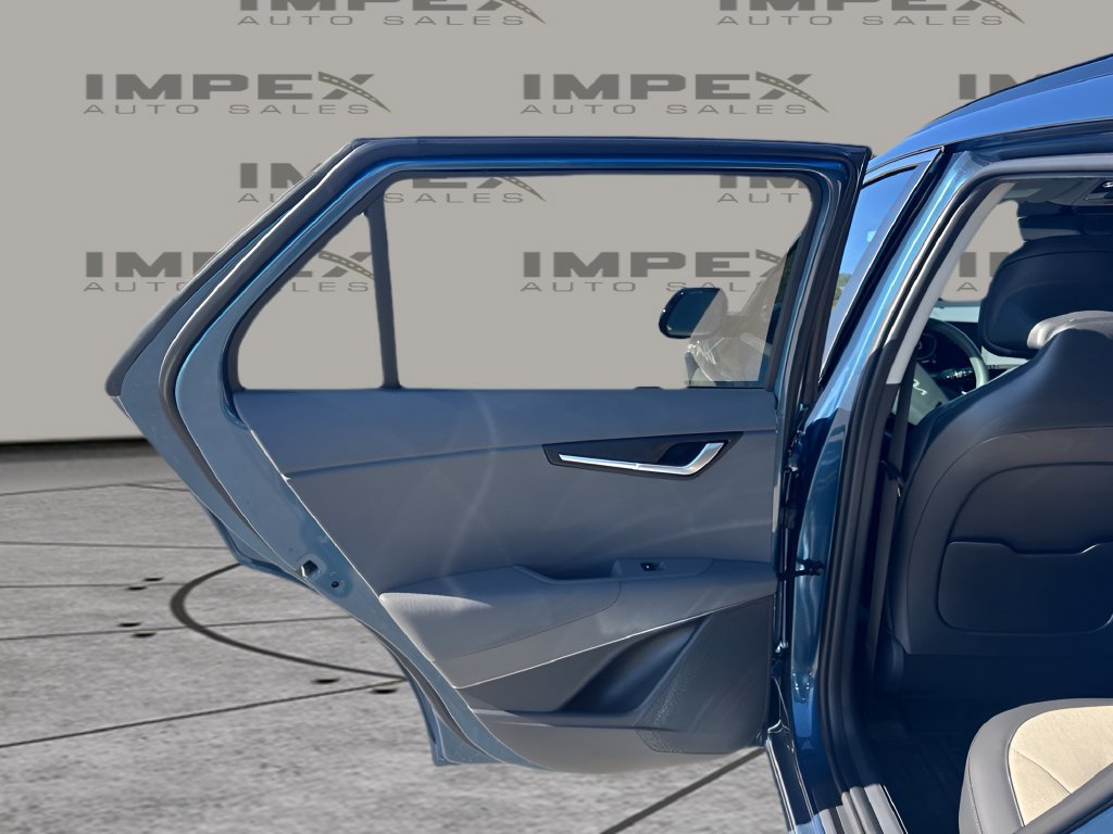 Used 2025 Kia Niro FWD image 25