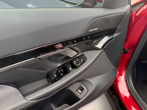 Used 2026 BMW 530i w/ M Sport Package image 11