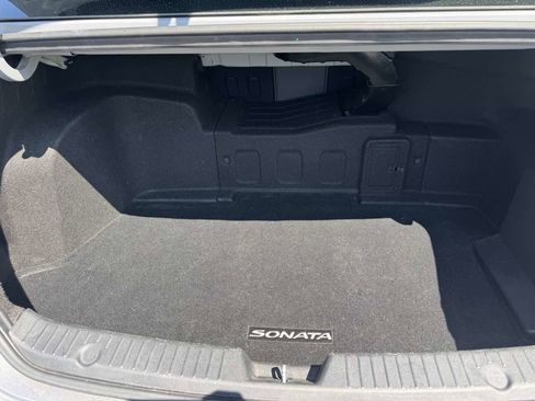 Used 2012 Hyundai Sonata Hybrid w/ Leather Pkg image 16