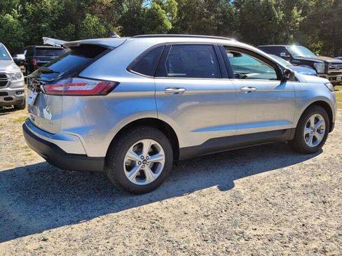 Used 2024 Ford Edge SE image 12