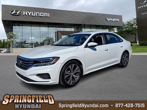 Used 2020 Volkswagen Passat 2.0T SEL FWD image 1