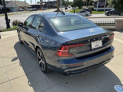 Used 2025 Volvo S60 B5 Core AWD/4WD image 10
