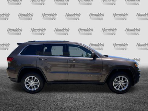 Used 2021 Jeep Grand Cherokee Laredo AWD/4WD image 10