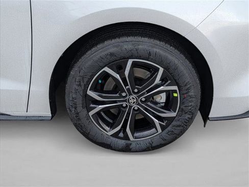 New 2026 Toyota Sienna Platinum image 5