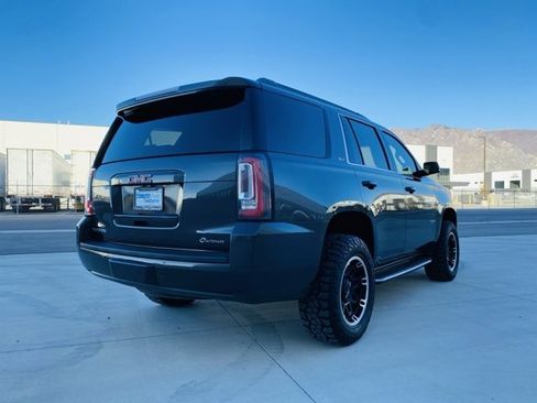 Used 2017 GMC Yukon SLT image 5