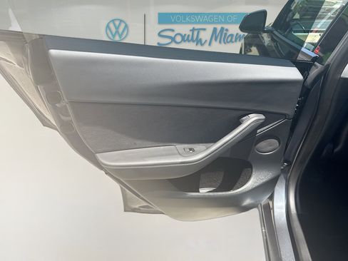 Used 2023 Tesla Model Y 2WD image 26