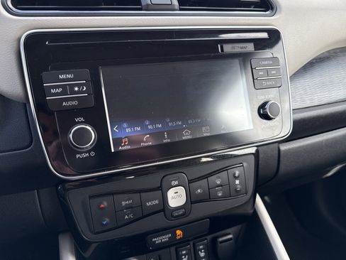 Used 2018 Nissan Leaf SL w/ SL Technology Package image 15