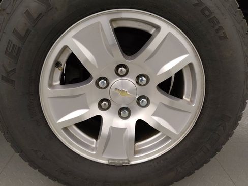 Used 2018 Chevrolet Silverado 1500 LT w/ LT Convenience Package AWD/4WD image 31