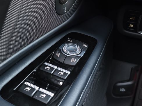 Used 2024 Lincoln Nautilus Reserve w/ Equipment Group 202A image 27