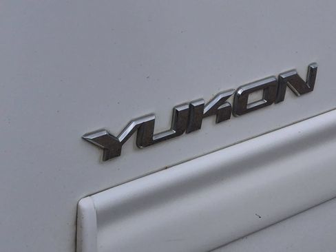Used 2012 GMC Yukon SLT w/ SLT-2 Equipment Package AWD/4WD image 13