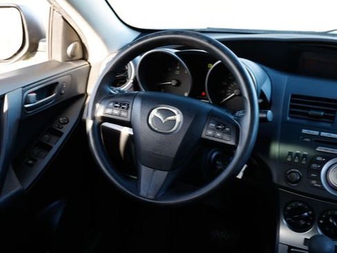 Used 2011 MAZDA MAZDA3 i Touring image 33