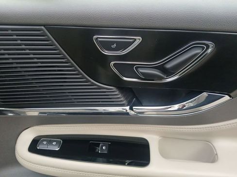 Used 2022 Lincoln Corsair AWD w/ Equipment Group 101A image 53