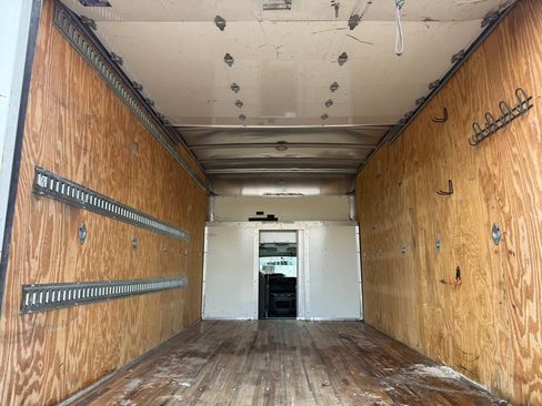 Used 2022 Ford E-350 and Econoline 350 Super Duty w/ Power Windows & Locks Group image 15