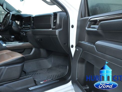 Used 2022 Chevrolet Silverado 1500 RST w/ Texas Edition Plus AWD/4WD image 17