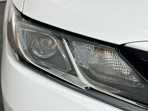 Used 2023 Toyota Camry LE image 9