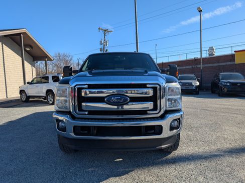 Used 2015 Ford F250 Lariat w/ Lariat Interior Package image 2