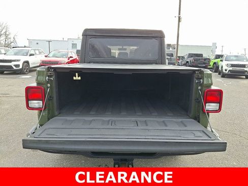 Used 2022 Jeep Gladiator Willys image 30